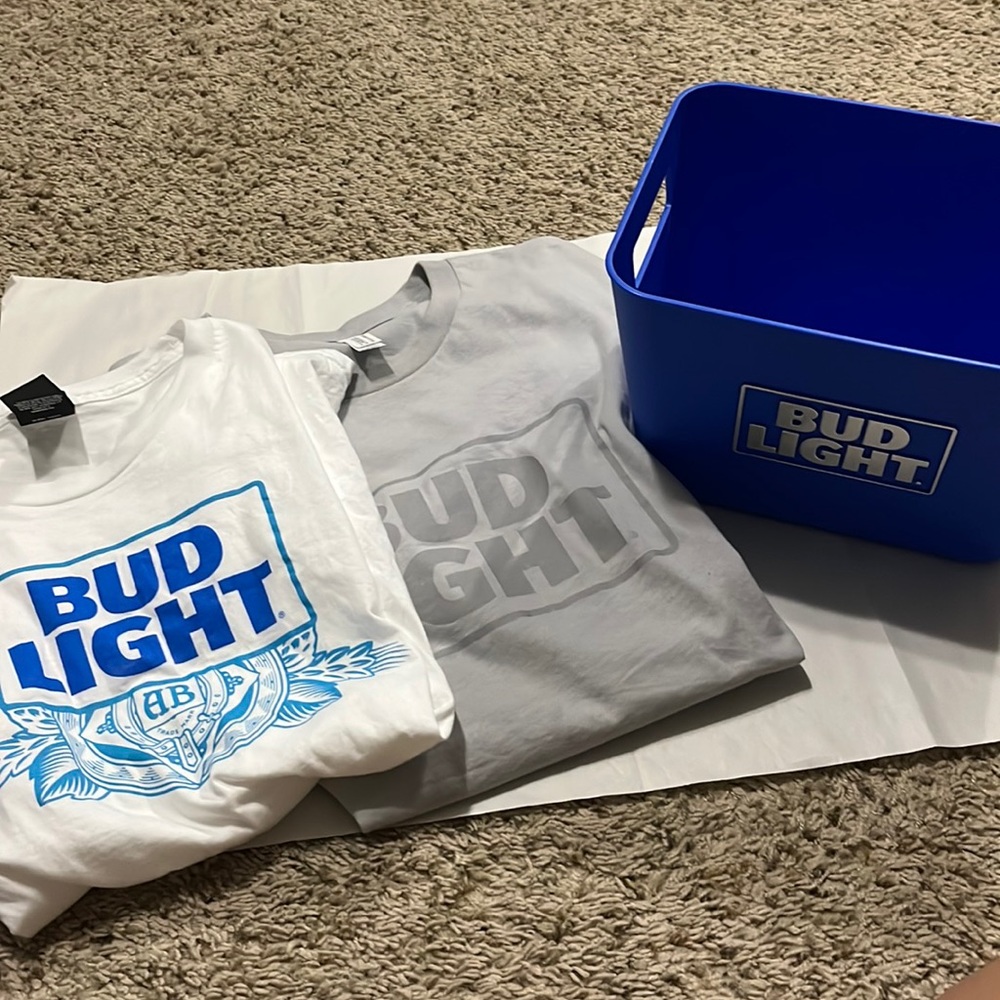 Budlight Bundle of Medium Shirts and bucket